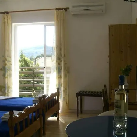 La Cite Family Hotel & Apartments-Studio For 4